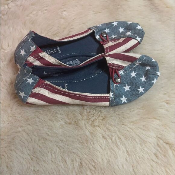 Mad Love Red and Blue Flats - Picture 6 of 6